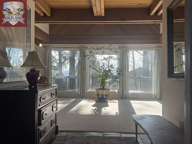 Photo - Amazing Furnished 4 bedroom home