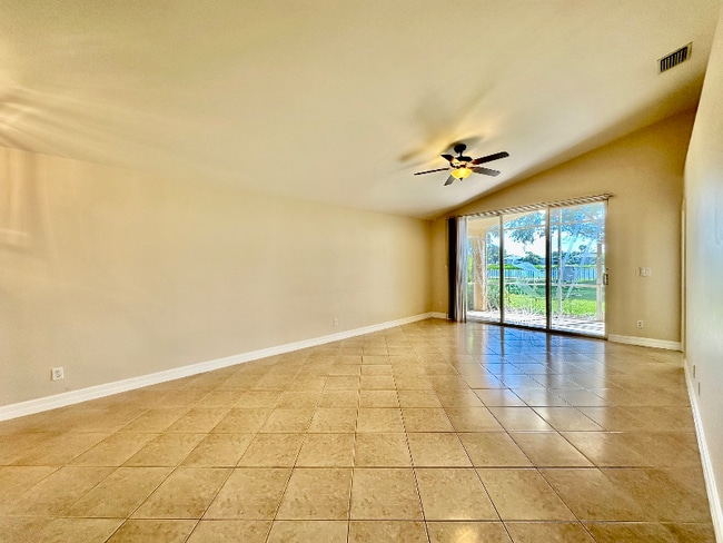 Photo - 2048 Painted Palm Dr