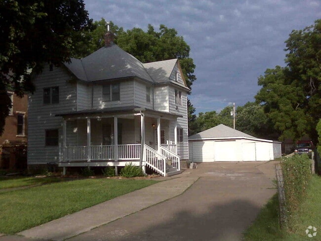Building Photo - 708 S Santa Fe Ave Rental