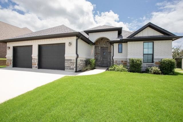 Building Photo - 176 Lakeview Cir