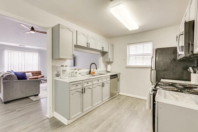 Photo - 2786 Westbrook Ct Townhome