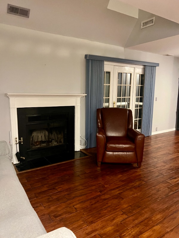 Photo - 523 Old Pond Ln