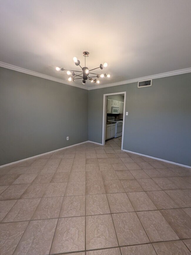 Photo - 976 Sunmeadow Dr