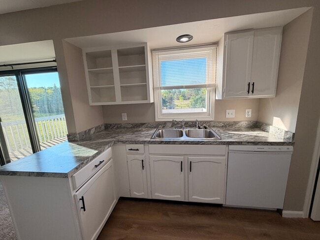 Photo - Rockford Schools! 4 Bedroom Duplex