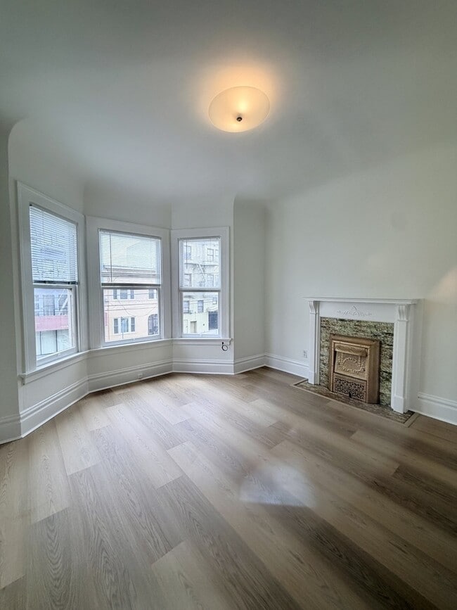 Photo - 1569 Powell St