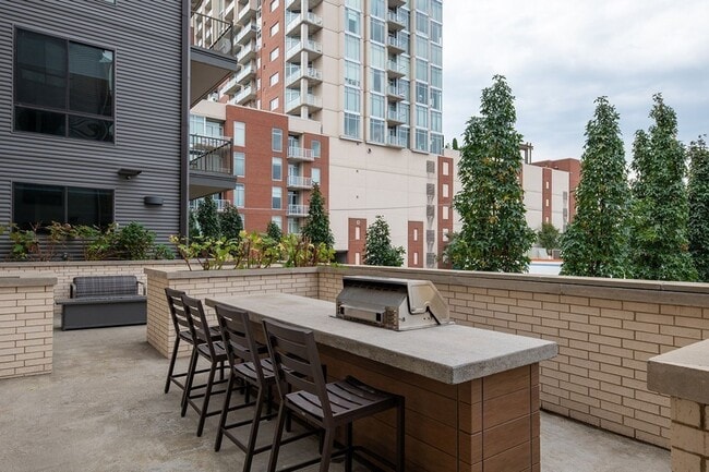 Photo - Sleek 1 Bedroom Condo walkable to all thin...