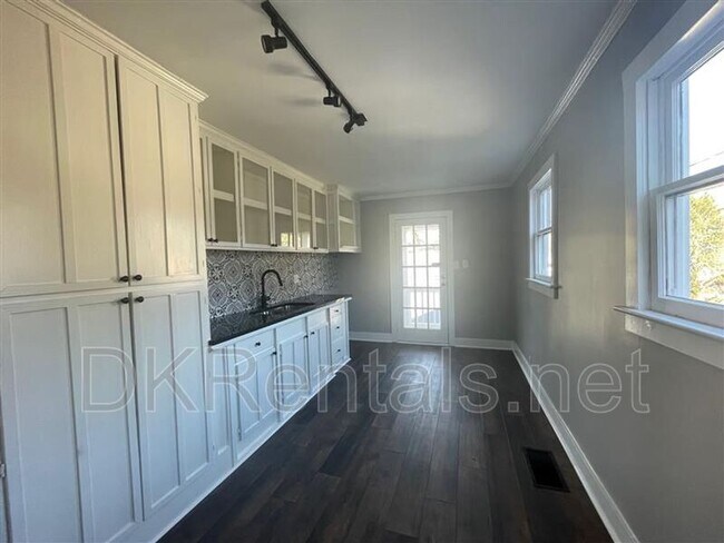 Photo - 1279 Eubanks Ave Unit B