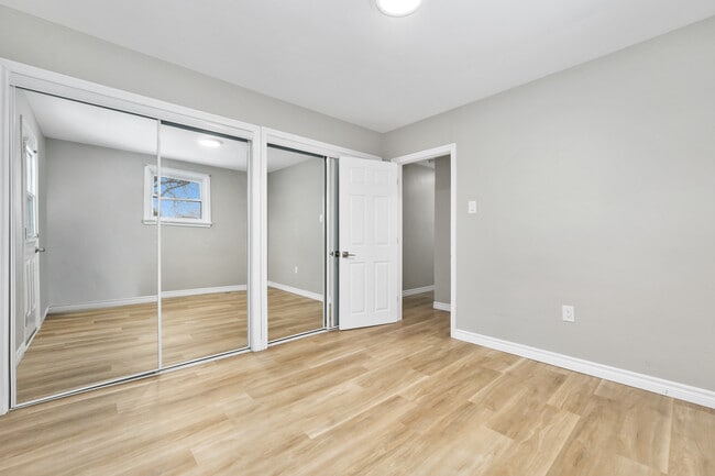 Building Photo - 176 Sydenham St Unit 3