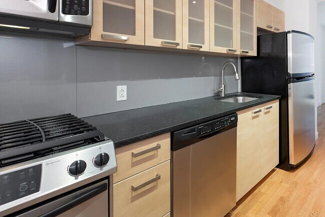 Photo - 88 Leonard St Unidad 1732