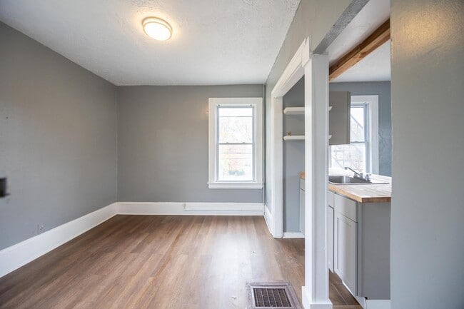 Photo - 2257 E 80th St