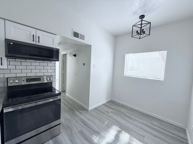 Photo - 1 Bedroom condo in Phoenix