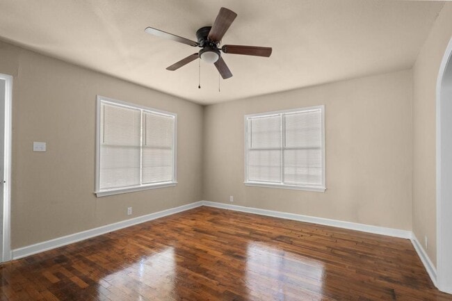 Photo - 1214 E St NW