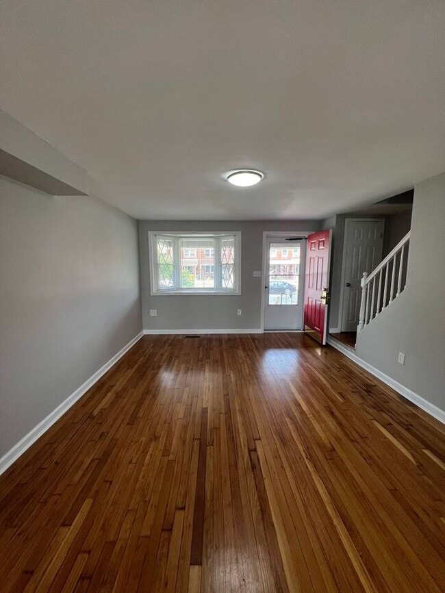 3 Bedroom Townhome with Parking