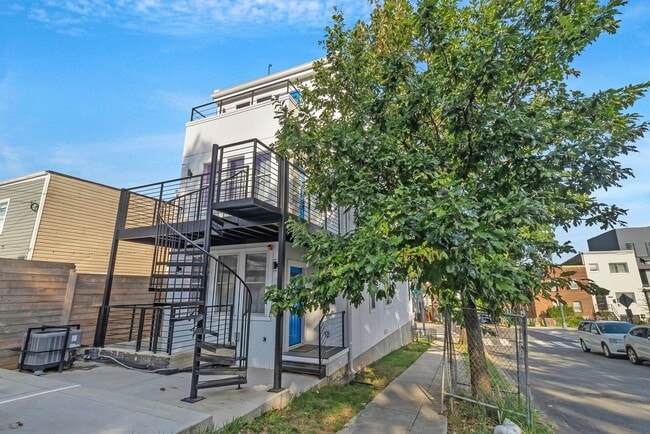 1417 Montello Ave NE