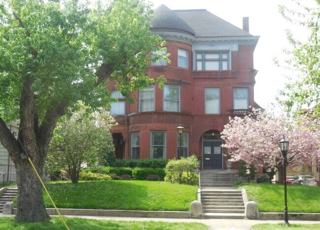 Building Photo - 1436 S 3rd St Unit #4