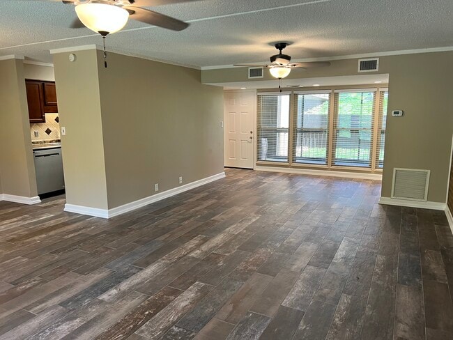 Photo - 455 Canberra Dr Unit 455