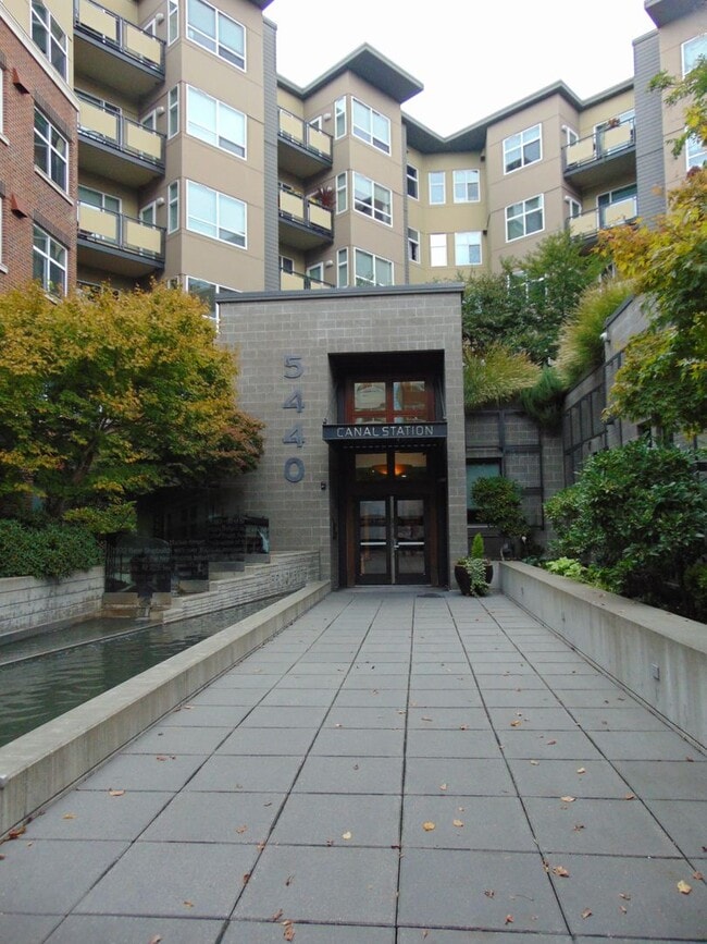 Luxurious and Spacious Ballard 1 Bedroom C... - Luxurious and Spacious Ballard 1 Bedroom C... Condo Unit 510