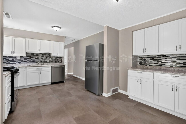 Photo - 15 Marie Dr