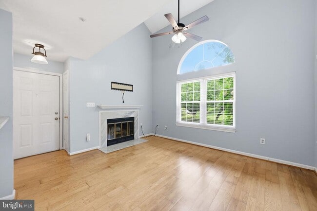 Photo - 933 Hillside Lake Terrace Unidad 110