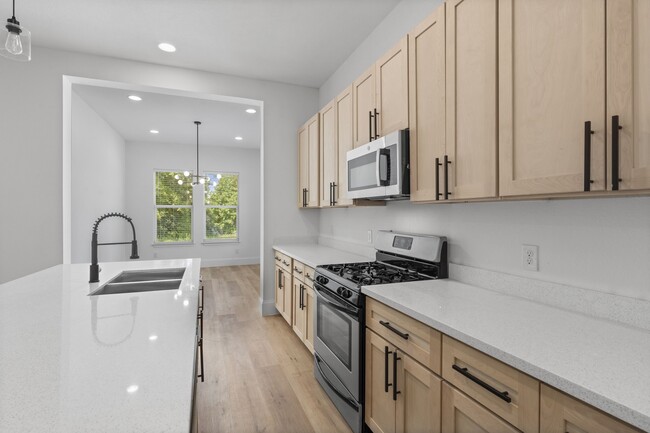 Building Photo - 3531 White Oak Point Dr