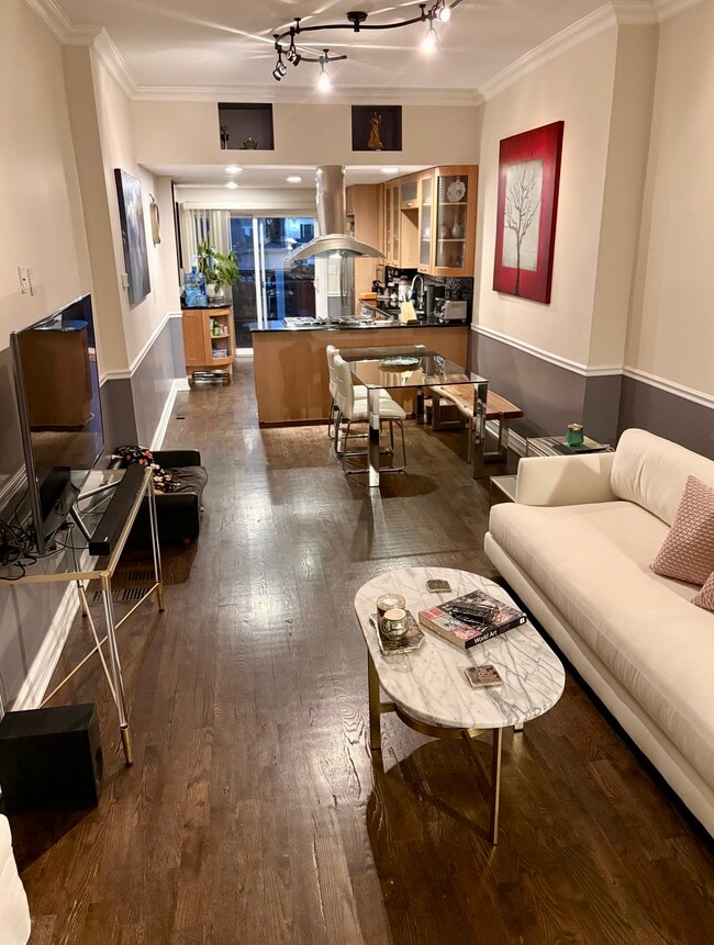 Photo - 2629 N Avers Ave