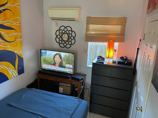 Photo - 1425 Madison St Unit B