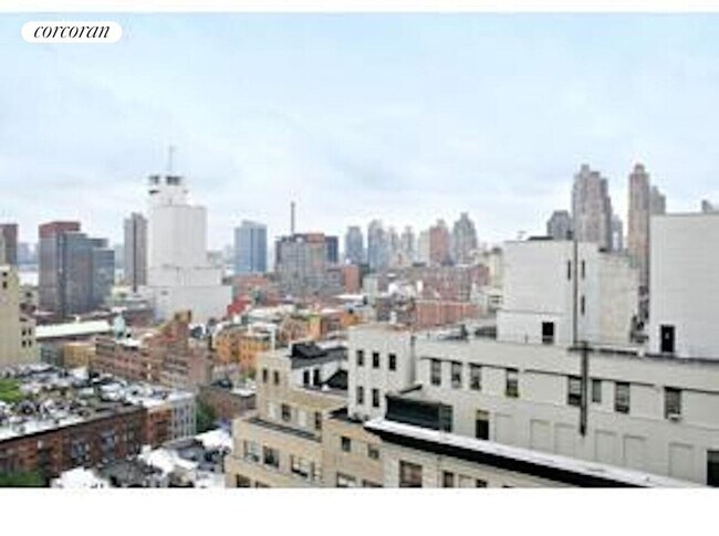 Photo - 350 W 50th St