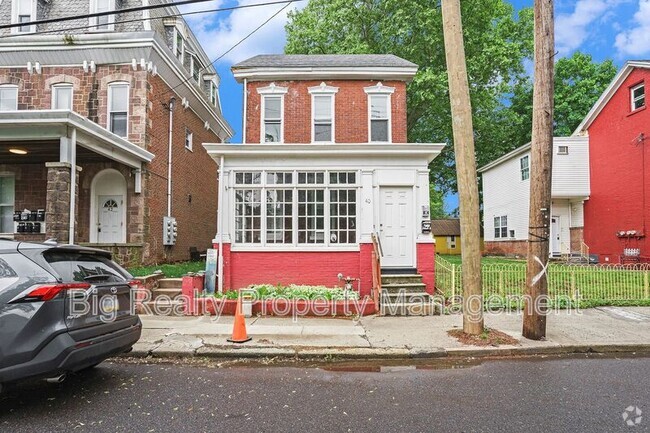 Building Photo - 40 E 3rd St Unit 2 Rental