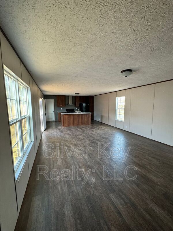 Photo - 3000 Highway 11 S