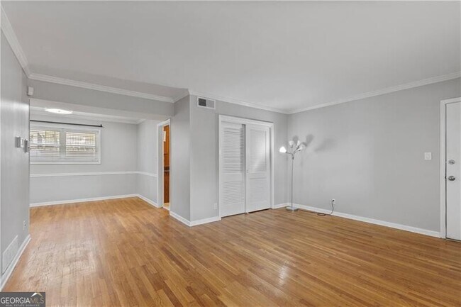 Photo - 3660 Peachtree Rd NE Unit A2