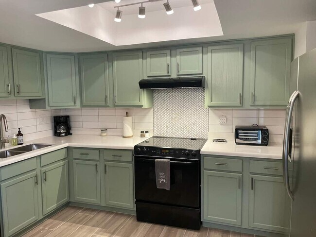 Photo - 8101 N 33rd Dr