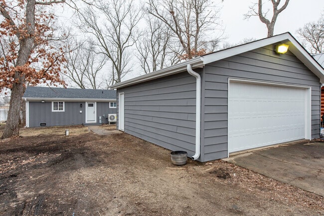 Building Photo - 42076 N East Rd