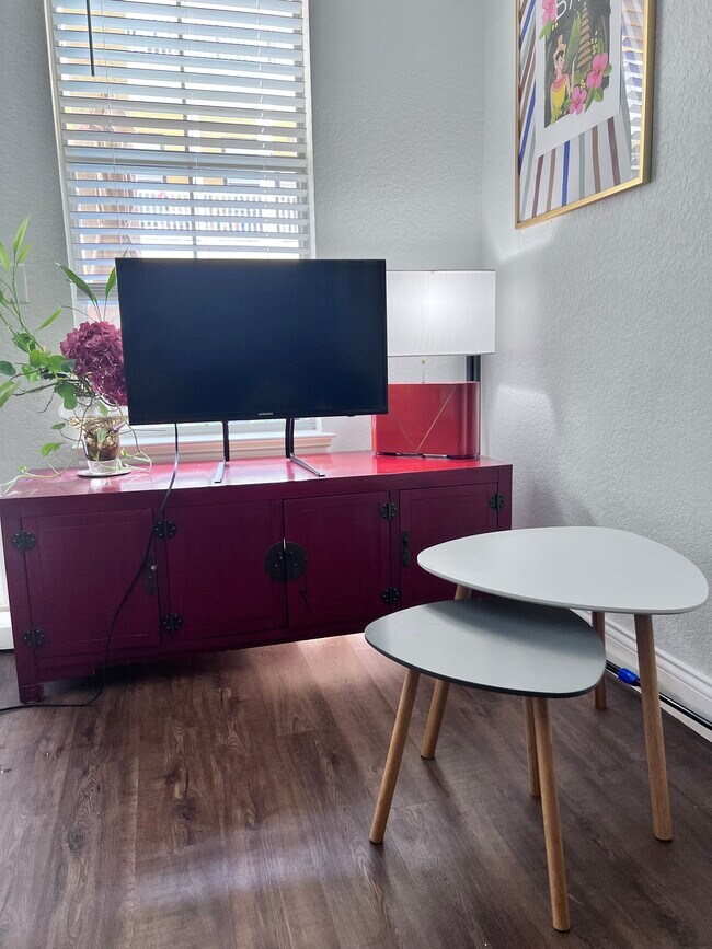 Sala de estar - 860 N Orange Ave Unidad 268