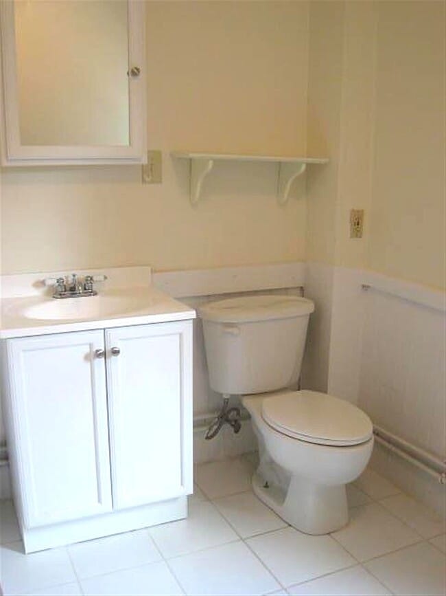 Photo - 37 Chester St Unit 2