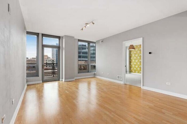 Photo - 565 W Quincy St Unit 1208