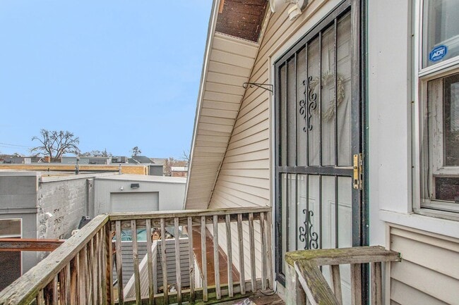 Photo - 410 Eureka Ave SE Unit #2