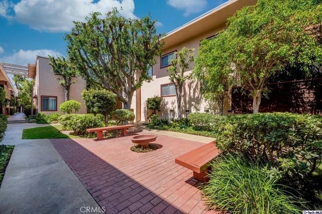 Photo - 5403 Newcastle Ave Unit 23