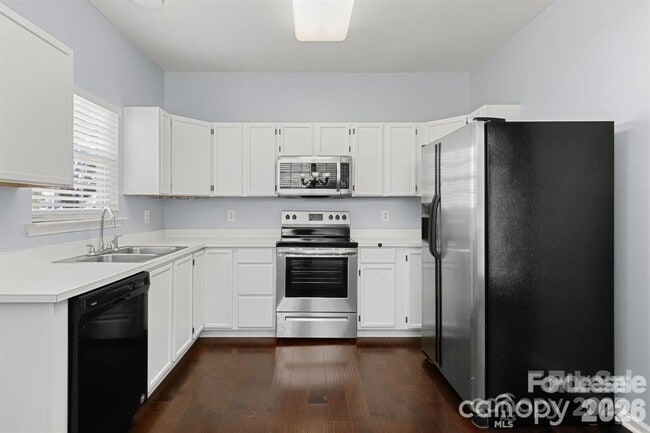 Photo - 6828 Ayrshire Glen Pl