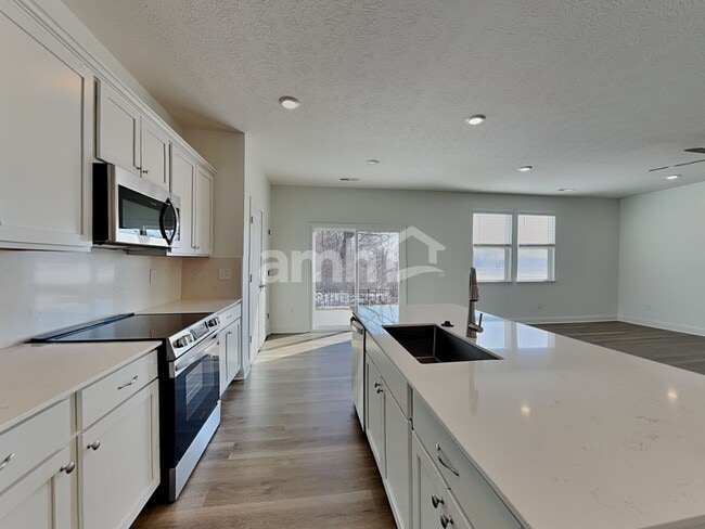 Photo - 9049 Henley Ave