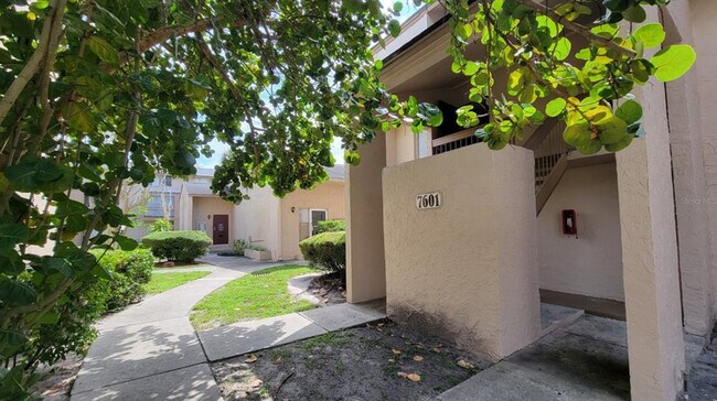 Photo - 7601 Abbey Ln Unidad C