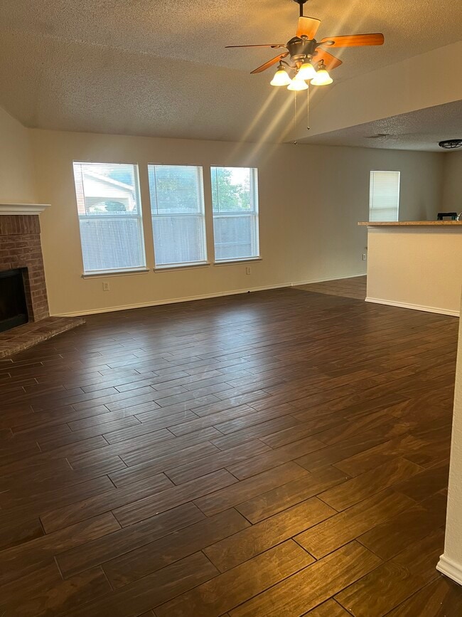 5519 Laysan Ct