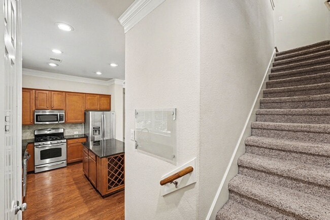 Photo - 3215 Clearview Cir