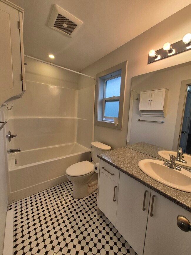 Photo - 2513 W Trail Ct