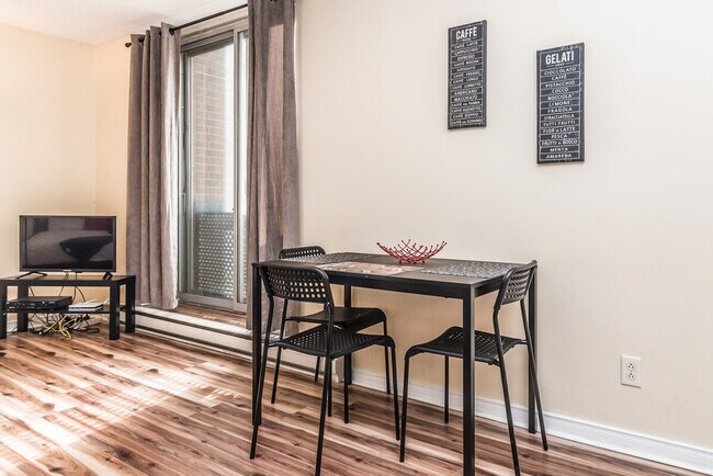 Photo - 190 Bd René-Lévesque E Unit SI ID1298118P