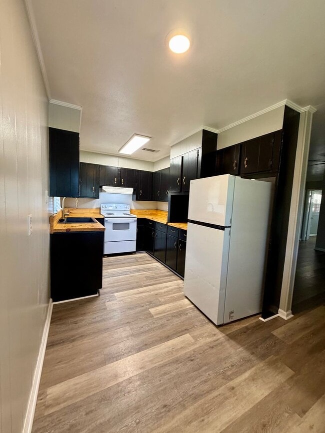 Photo - 4 Bed/2 Bath Brick Home