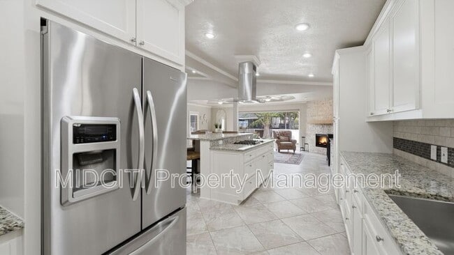 Photo - 156 Trelawney St