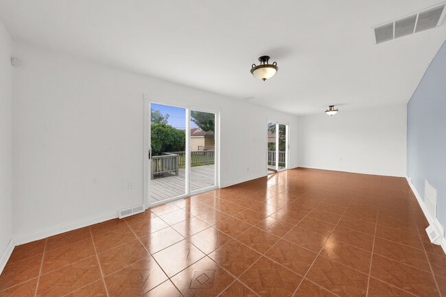 Photo - 4933 S Lockwood Ave