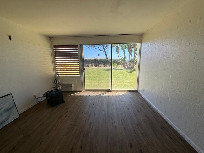 Photo - Makaha Surfside