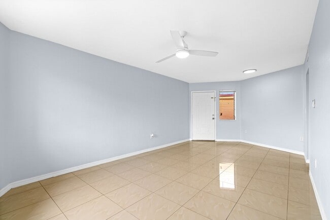 Photo - 18638 NE 18th Ave Unit 244