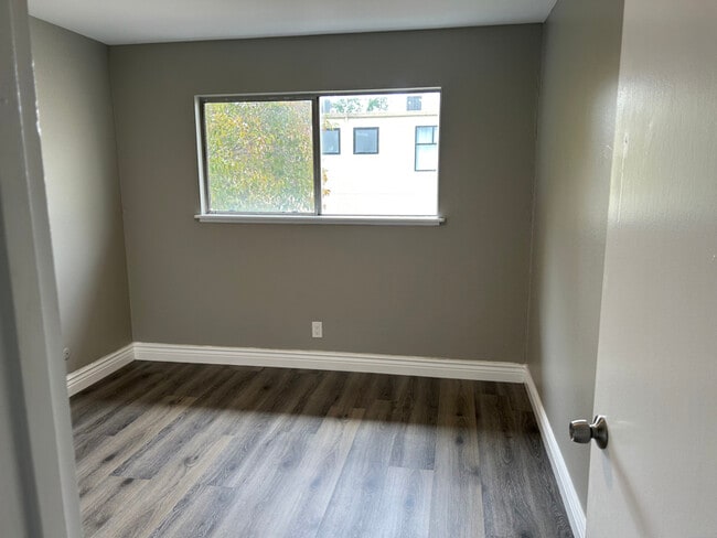 Photo - 3608 Midvale Ave Unit B